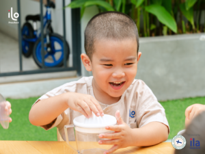 Có nên cho trẻ đi học sớm? Giải đáp A-Z cho ba mẹ