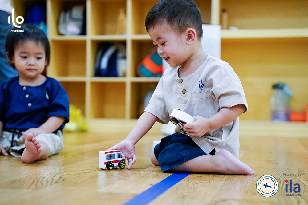 Trẻ đi học sớm ở ILO Preschool luôn vui vẻ. 