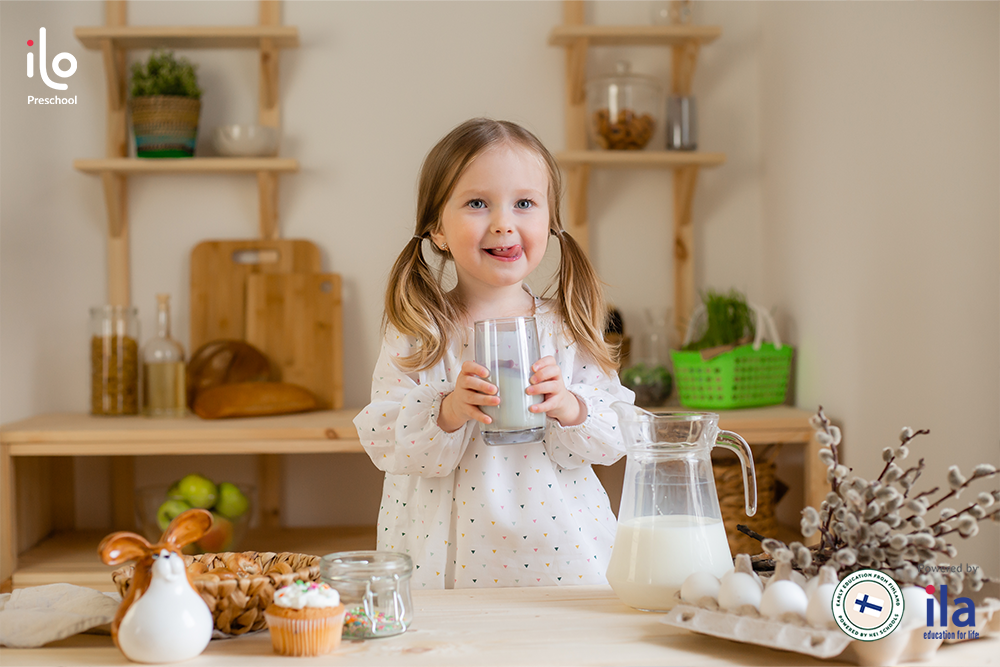 trẻ 2 tuổi uống bao nhiêu sữa mỗi ngày