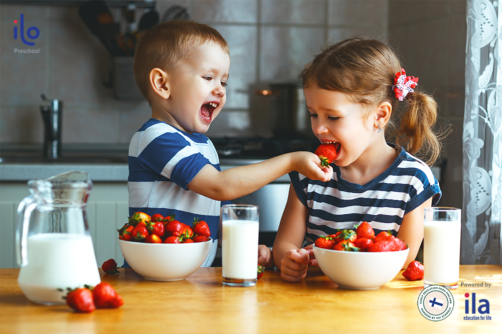 Xây dựng chế độ ăn uống hợp lý, bổ sung vitamin cho trẻ