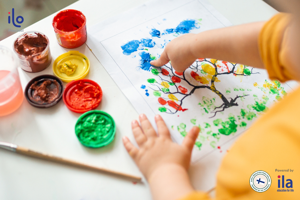 Các mẹo đơn giản để dạy trẻ 2 tuổi học màu sắc