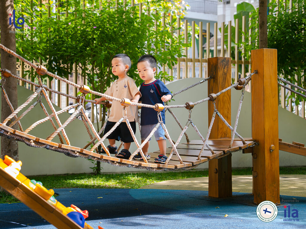 4 hoạt động ngoài trời cho trẻ mầm non phát triển thể chất và trí tuệ