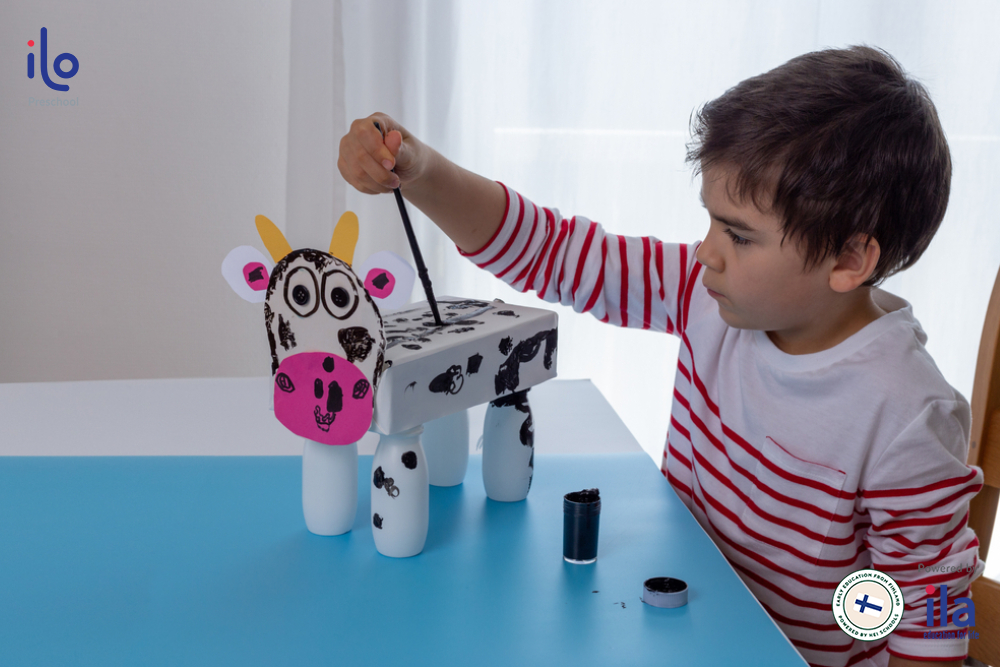 Làm đồ chơi sáng tạo từ phế liệu: chú bò đáng yêu từ hộp sữa