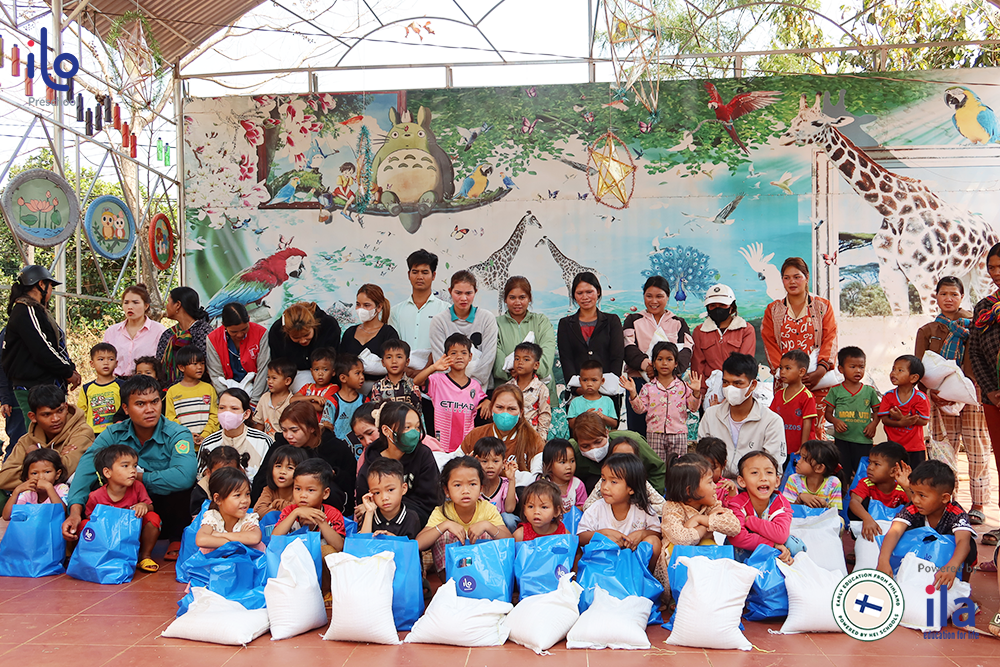 ILO Preschool mang yêu thương đến buôn làng.