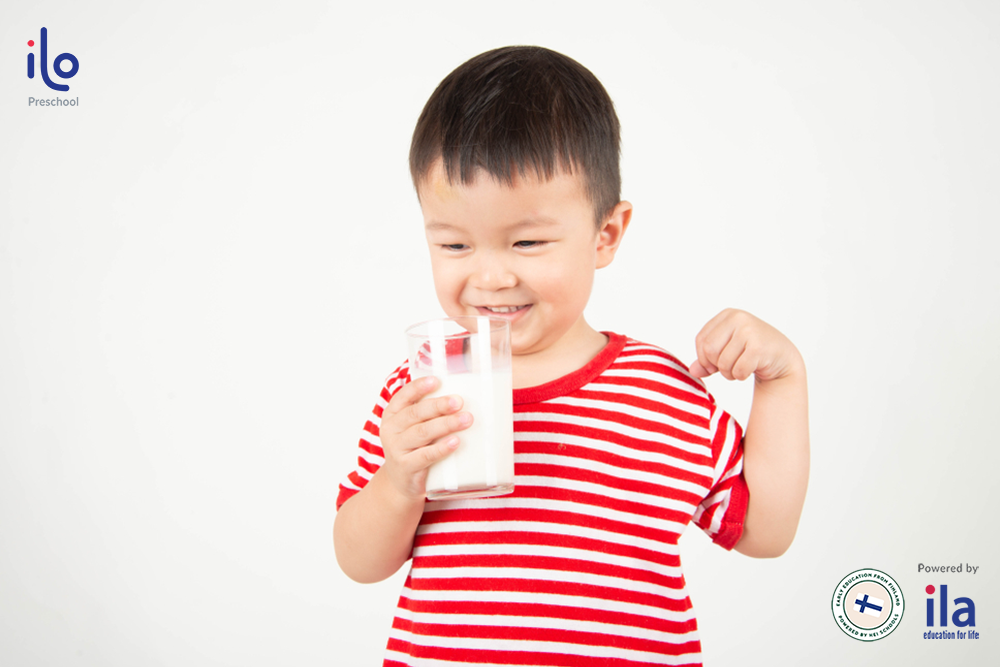 Trẻ uống sữa sẽ tăng 20% chiều cao.