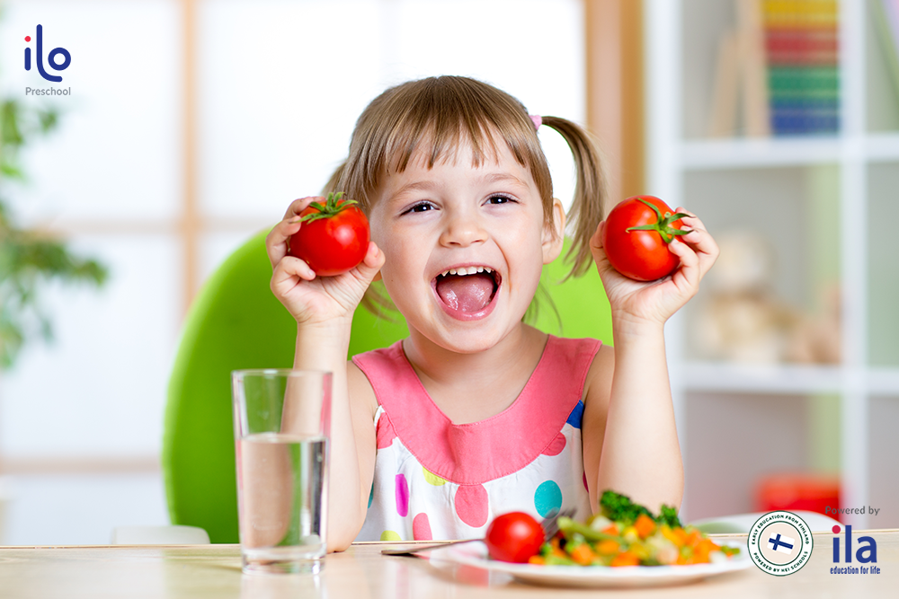 Đa dạng loại thực phẩm để bé 2 tuổi không bị chán ăn. 