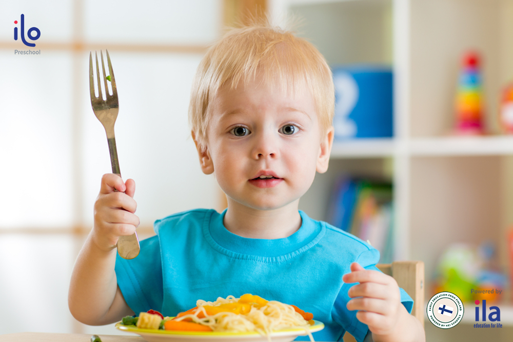 Bé 2 tuổi cần ăn những món gì?
